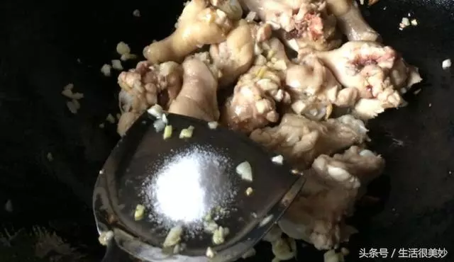 雞腿這樣做最好吃,很多人不會做,比飯店做的還好吃,越吃越上癮 !