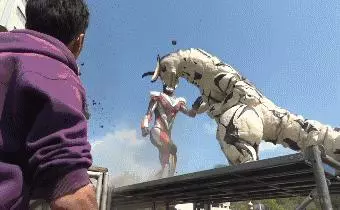 沒有了3D特效，演員在現場就是喪心病狂的瘋子，笑死人哈哈