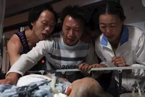 吉州西嶺橋塌 摩哆墜河 2騎士斃命!