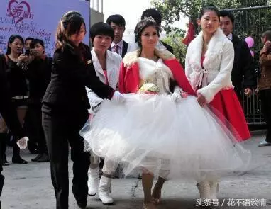 兒子生病住院,兒媳總是精心打扮後出門,婆婆跟去一看,老淚縱橫