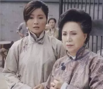 曾經是邵逸夫身邊紅人,現在擁有一個幸福家庭成肥師奶!