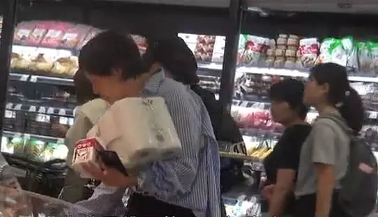 曾經是邵逸夫身邊紅人,現在擁有一個幸福家庭成肥師奶!