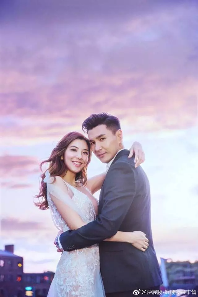 【又喜訊!】TVB又一視帝宣布結婚:「是時候用最大努力建立美滿的家~」10張婚紗照超唯美!準新娘每一張笑得好開懷!
