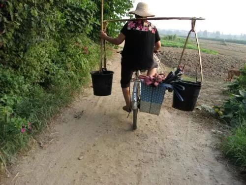 掙錢供弟弟上學,我34歲才嫁給同村的啞巴,3年後卻幸福得哭了