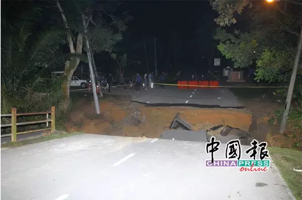 吉州西嶺橋塌 摩哆墜河 2騎士斃命