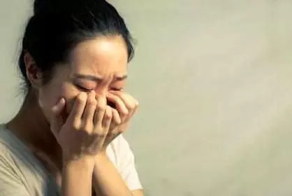 婚後3年才孕我給母親報喜,聽到電話里母親的一番話,我如墜冰窟