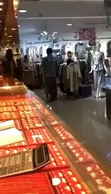 狂跳針「要買」!新衣討不到怒賞男友巴掌... 下場網友狂叫好:不是公主只是有病!(影)