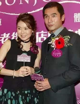 55歲方中信,曾為前任暴瘦40斤,今娶最醜港姐,女兒長相一言難盡!