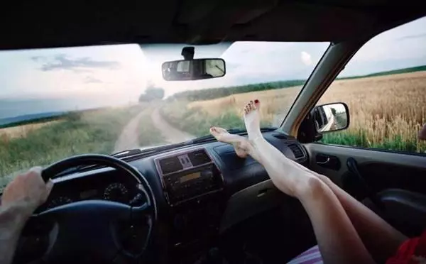 搭朋友的車,做不到這6點,就請不要坐在副駕駛上!