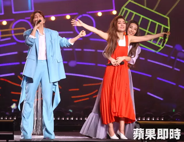 S.H.E音樂會勁寶首登場 最萌嘉賓送飛吻百萬人搶看