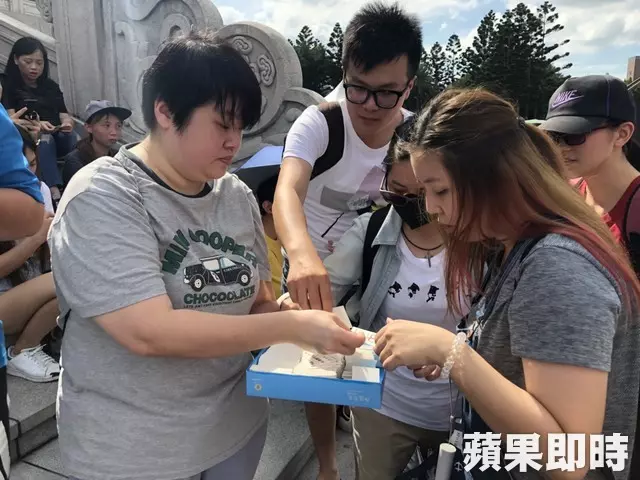 S.H.E音樂會勁寶首登場 最萌嘉賓送飛吻百萬人搶看