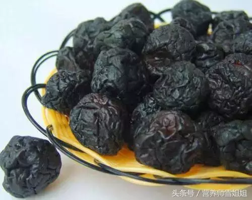 入秋後,出現6大症狀,說明體內毒素多,做好「5個字」,促排毒