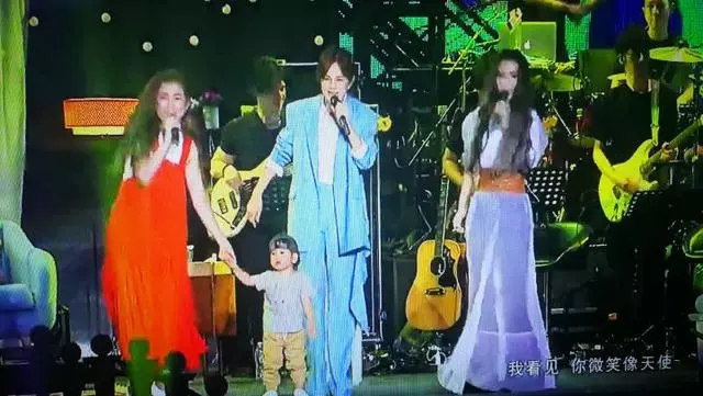 S.H.E最強嘉賓來了! 勁寶1歲半強勢上台合唱粉絲淚目~~~