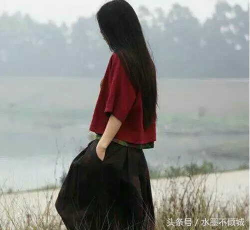 女兒悲憤地對母親說,我寧可讓丈夫把錢搭別的女人,也不搭你兒子