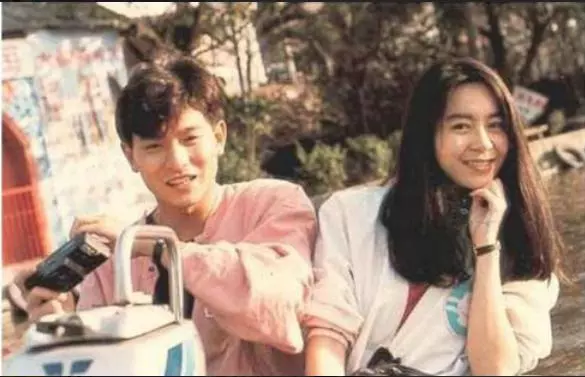 53歲喻可欣和52歲朱麗倩近照,差距巨大,網友:劉德華眼光真好!