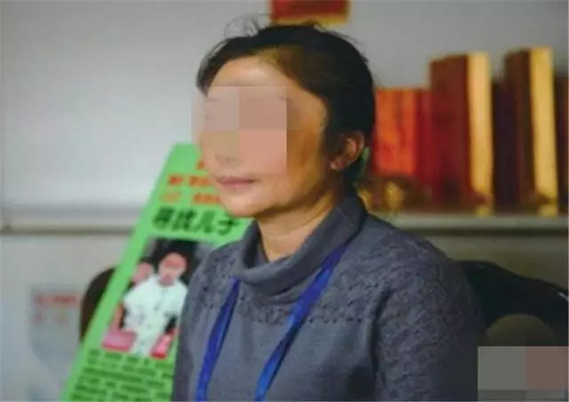 孩子走丟20年,丈夫拋棄她另娶妻子,女人絕望時兒子出現了