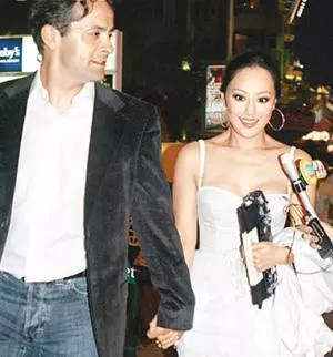 55歲章小蕙發福似大媽,敗光前夫前男友財產,19年未婚成億萬富婆