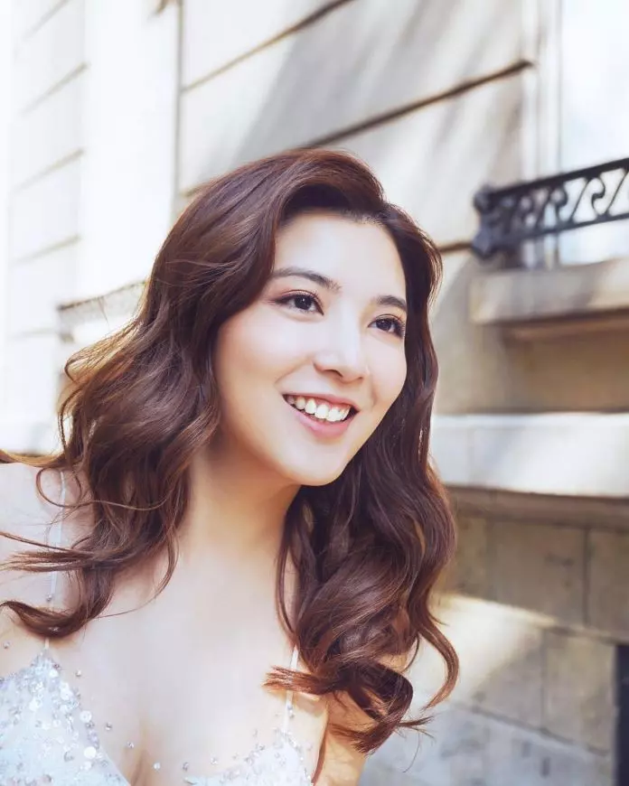 【陳展鵬小清新婚紗照!】單文柔身上的婚紗大有來頭!連楊怡和李亞男都穿著出嫁!
