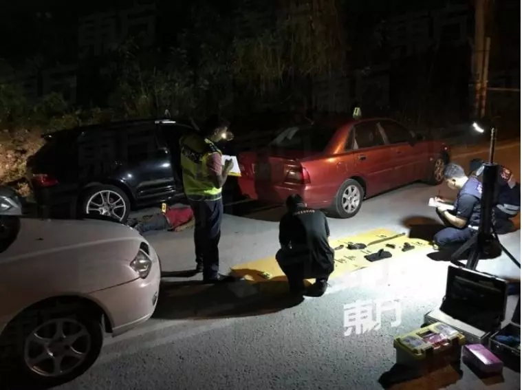 警匪凌晨追逐駁火 2私會黨惡徒遭擊斃 -
