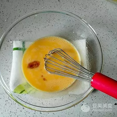 紙杯戚風蛋糕—教你做不回縮不開裂的紙杯戚風