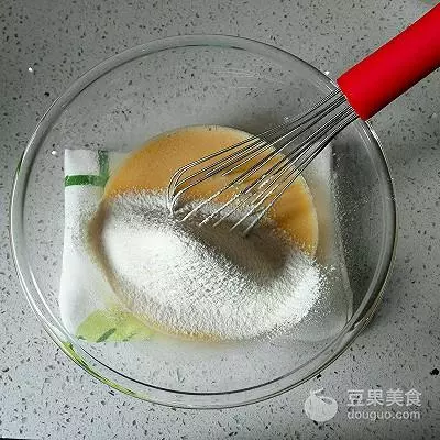 紙杯戚風蛋糕—教你做不回縮不開裂的紙杯戚風