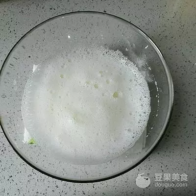 紙杯戚風蛋糕—教你做不回縮不開裂的紙杯戚風