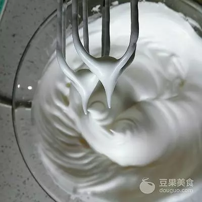 紙杯戚風蛋糕—教你做不回縮不開裂的紙杯戚風