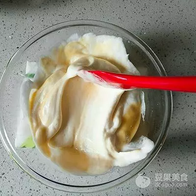 紙杯戚風蛋糕—教你做不回縮不開裂的紙杯戚風