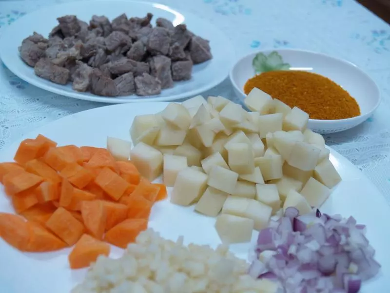 這樣做的咖喱牛肉飯, 滋味濃郁, 色澤誘人, 做法簡單, 還開胃!