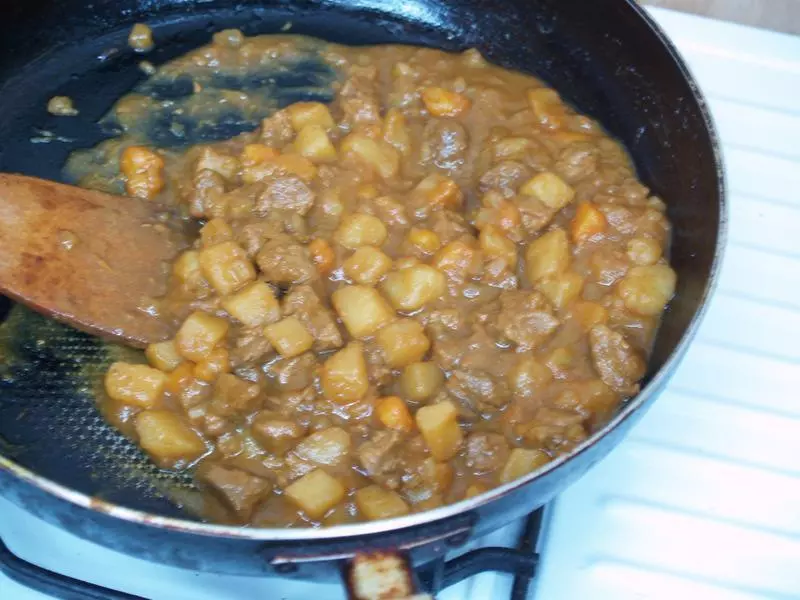 這樣做的咖喱牛肉飯, 滋味濃郁, 色澤誘人, 做法簡單, 還開胃!