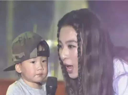勁寶駕到!小歌王 + 家事小暖男?!真的太萌啦~