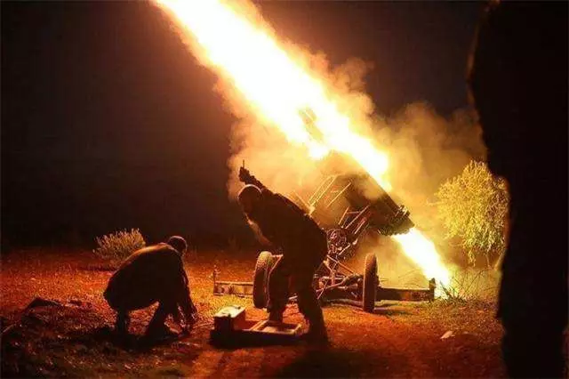 俄敘聯軍深夜發起總攻,伊德利卜的叛軍還能抵抗得住嗎?