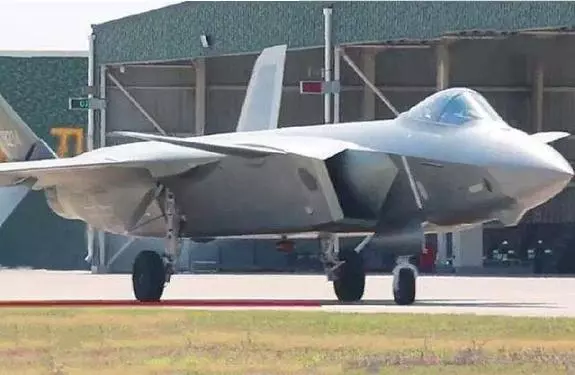 中國研發新型隱身無人戰機,結合殲20技術,戰機零件基本全國產化!