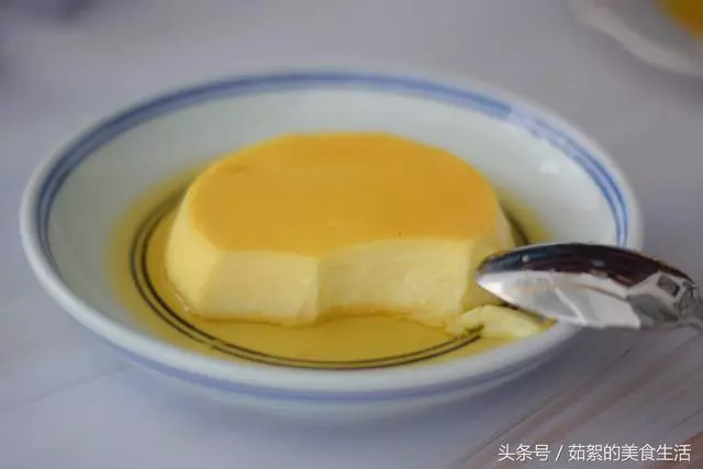 只要4種食材,就能輕鬆做出法式甜點,細膩柔滑,好吃到舔盤