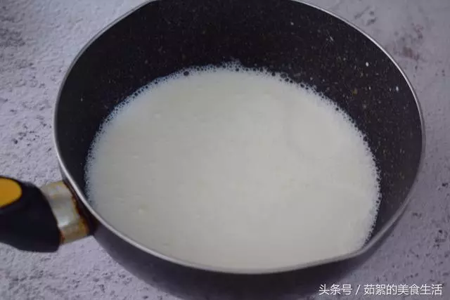 只要4種食材,就能輕鬆做出法式甜點,細膩柔滑,好吃到舔盤