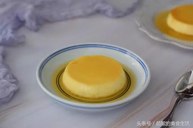 只要4種食材,就能輕鬆做出法式甜點,細膩柔滑,好吃到舔盤
