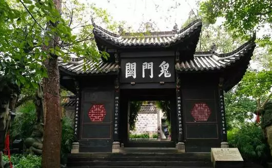 最恐怖邪門5大旅遊景點,無人敢去,被傳說成封門鬼村,令人震撼