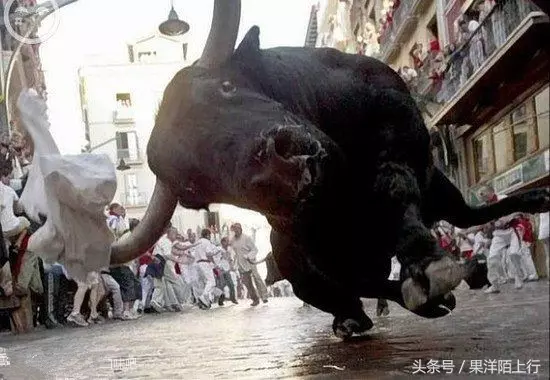 8張在「死神來臨前一秒」拍的照片讓人看了都起雞皮疙瘩。#5失控的纜車撞上山壁前......