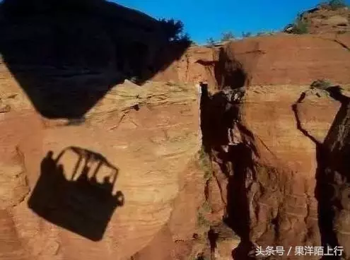 8張在「死神來臨前一秒」拍的照片讓人看了都起雞皮疙瘩。#5失控的纜車撞上山壁前......