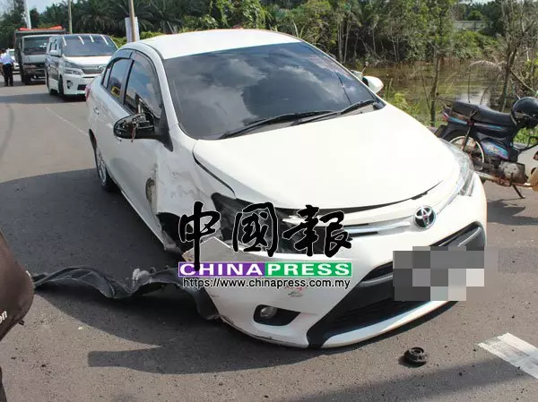 死亡車禍 ! 休閒車撞轎車翻滾 2人拋車外1斃命