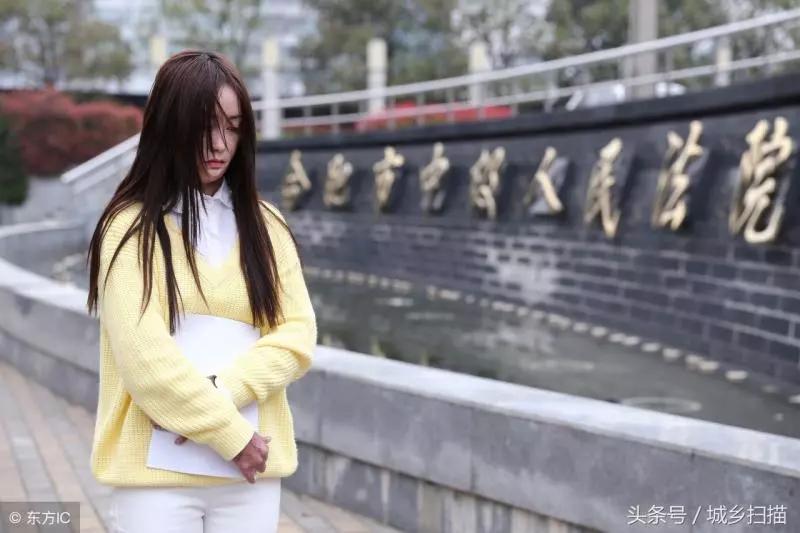 官二代」求愛不成,對17歲少女殘忍毀容面目全非,燒掉一隻耳朵