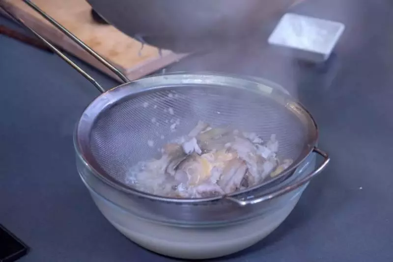 這碗鮮到骨子裡的面,讓你吃出幸福感~【雪菜肉絲煨面】