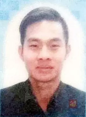 死亡車禍 ! 轎車猛撞等紅綠燈羅里 技工夾斃車內