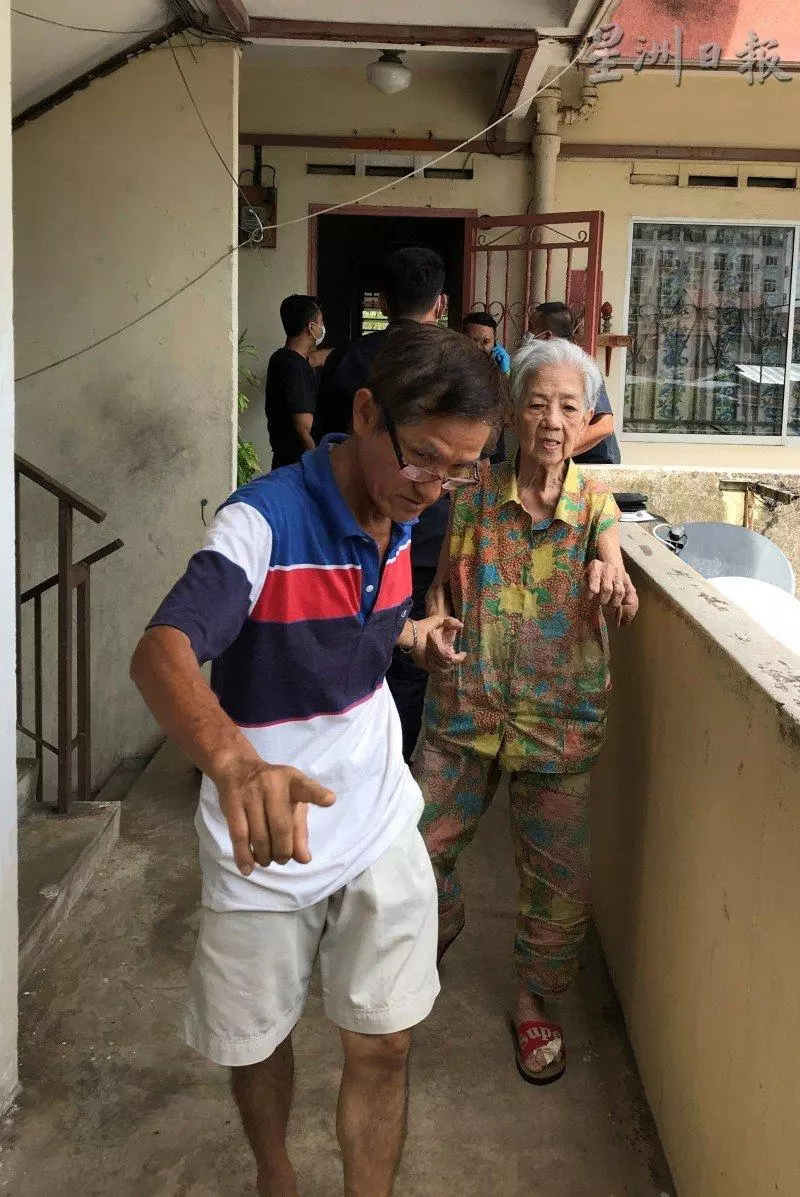 心酸悲劇 ! 以為生病熟睡不醒.老母親伴兒屍多天