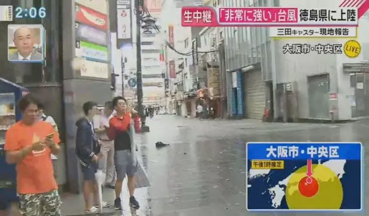 日本女記者無下限…「颱風這樣播報」慘被抓包作假!觀眾看傻眼:考驗智商嗎?