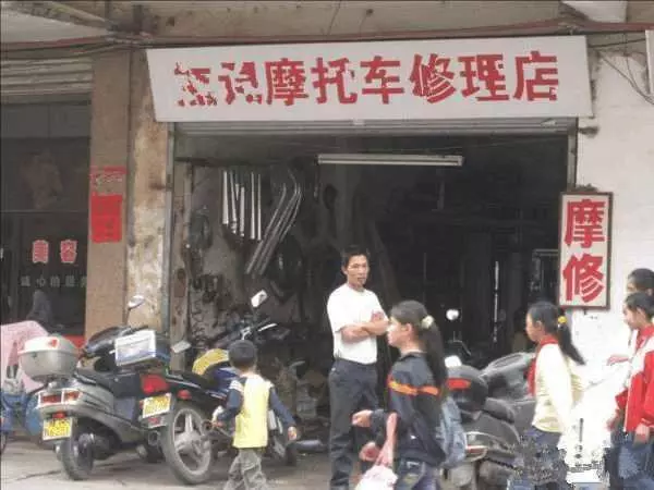 婚禮上,我把前婆婆請上來大聲對親友們說:這是我媽!