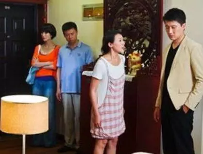 小叔子欠債,婆婆賣掉俺的房子,老公一番話,俺笑著離了婚