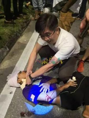 用拖鞋穩固傷者頸項 巫程豪途經車禍現場施救 網民讚
