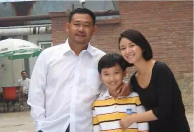 剛到婆家嫂子金項鏈就丟了,嫂子懷疑我,我打開衣兜,她瞬間臉紅