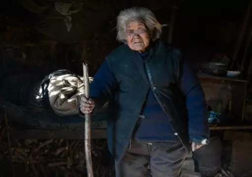 女兒花10萬救母,遺產卻只給兩兄弟,一分沒給她,一回家高興壞了